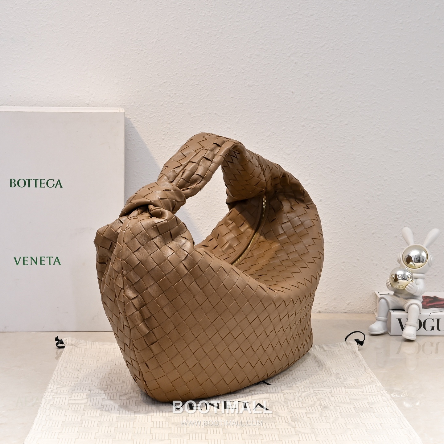 Bottega Veneta Jodie Intrecciato Nappa Leather Large Hobo Bag 보테가베네타 조디 인트레치아토 나파 라지 호보백 54cm 2