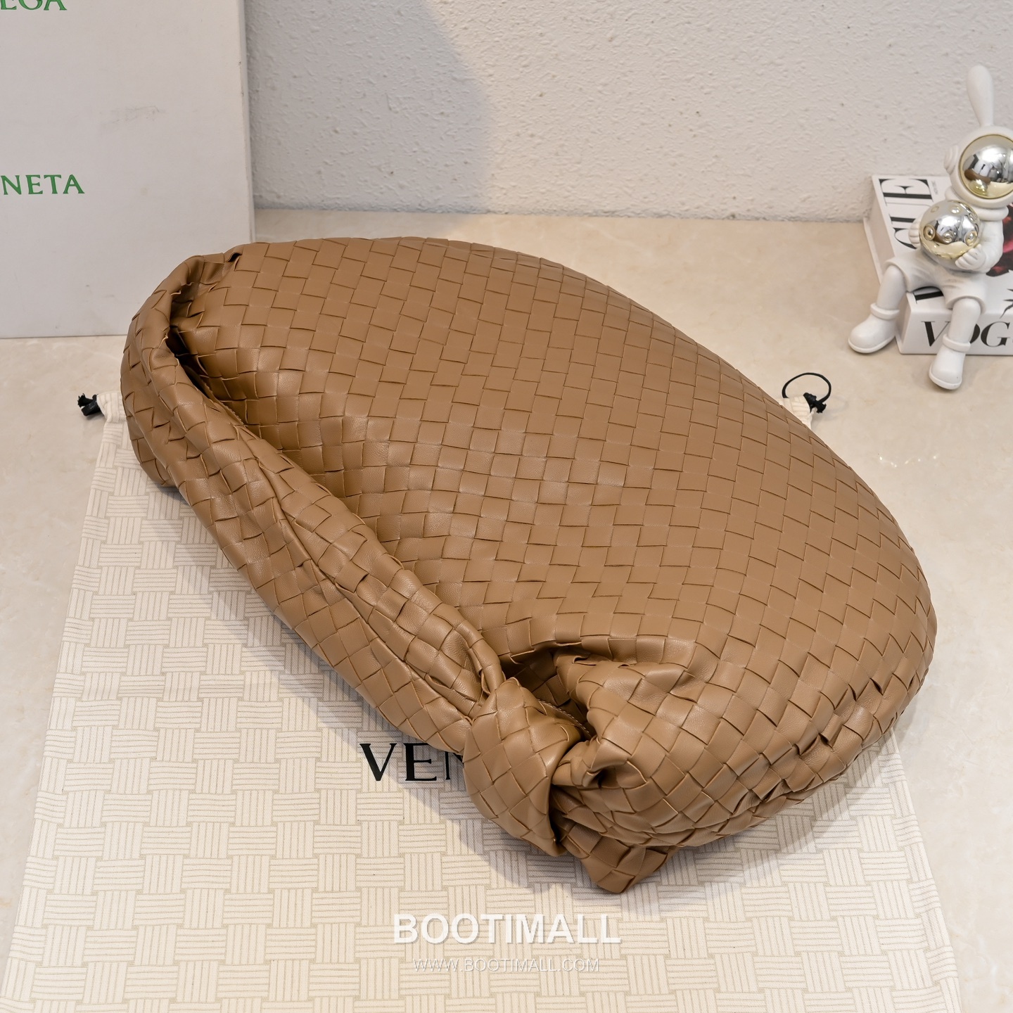 Bottega Veneta Jodie Intrecciato Nappa Leather Large Hobo Bag 보테가베네타 조디 인트레치아토 나파 라지 호보백 54cm 4