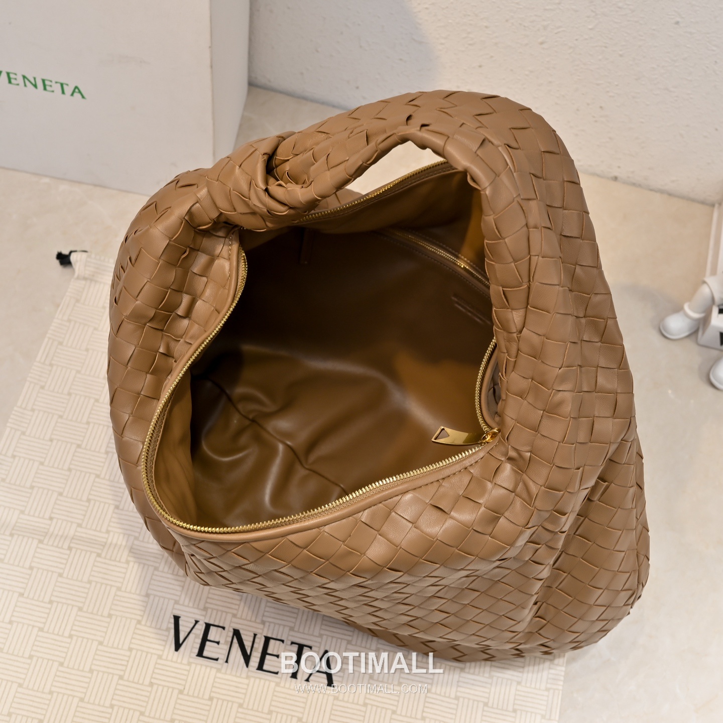 Bottega Veneta Jodie Intrecciato Nappa Leather Large Hobo Bag 보테가베네타 조디 인트레치아토 나파 라지 호보백 54cm 7