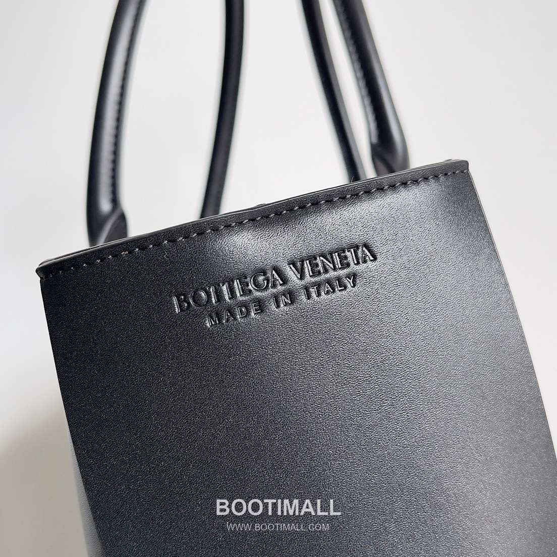 Bottega Veneta Arco Intrecciato Calfskin Leather Tote Bag 보테가베네타 아르코 인트레치아토 카프스킨 토트백 47cm 5