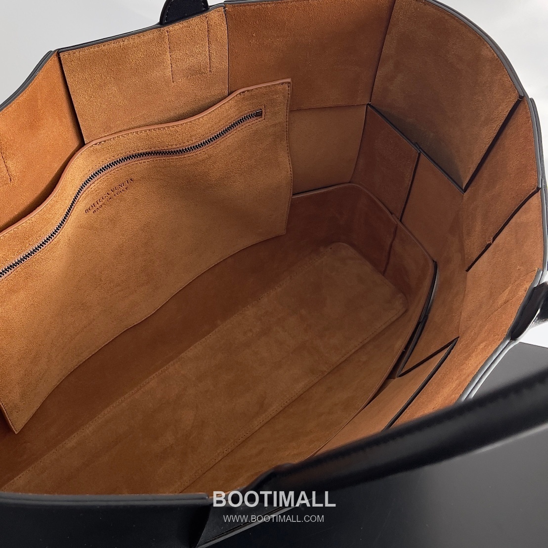 Bottega Veneta Arco Intrecciato Calfskin Leather Tote Bag 보테가베네타 아르코 인트레치아토 카프스킨 토트백 47cm 8