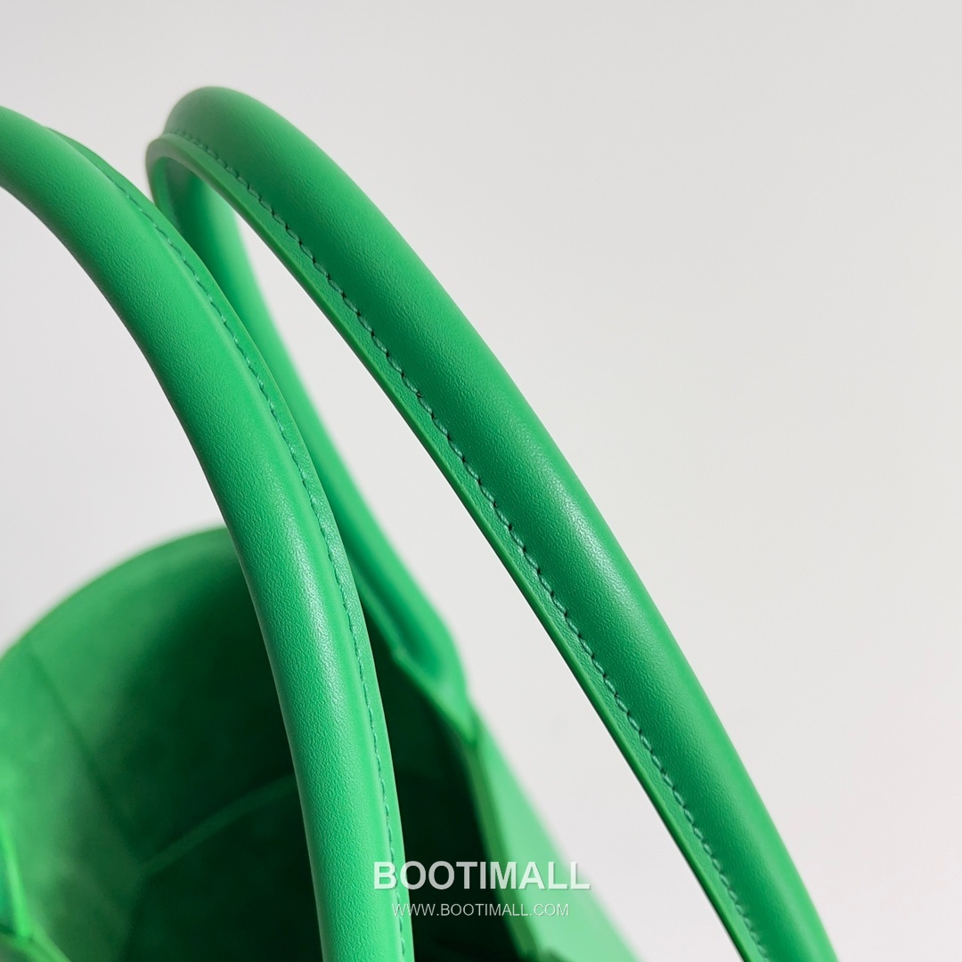 Bottega Veneta Arco Intrecciato Calfskin Leather Tote Bag 보테가베네타 아르코 인트레치아토 카프스킨 토트백 47cm 5