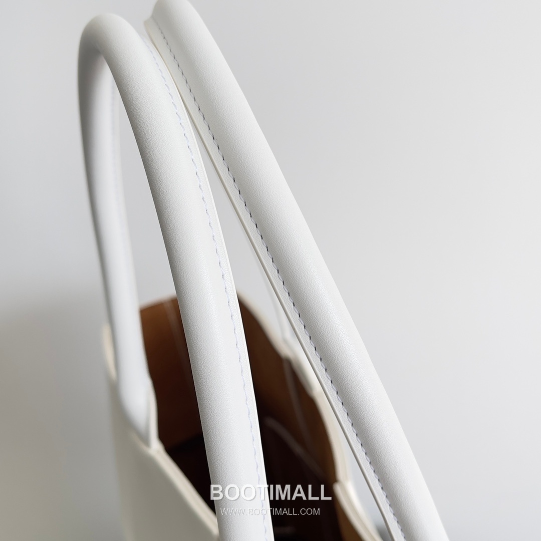 Bottega Veneta Arco Intrecciato Calfskin Leather Tote Bag 보테가베네타 아르코 인트레치아토 카프스킨 토트백 47cm 6