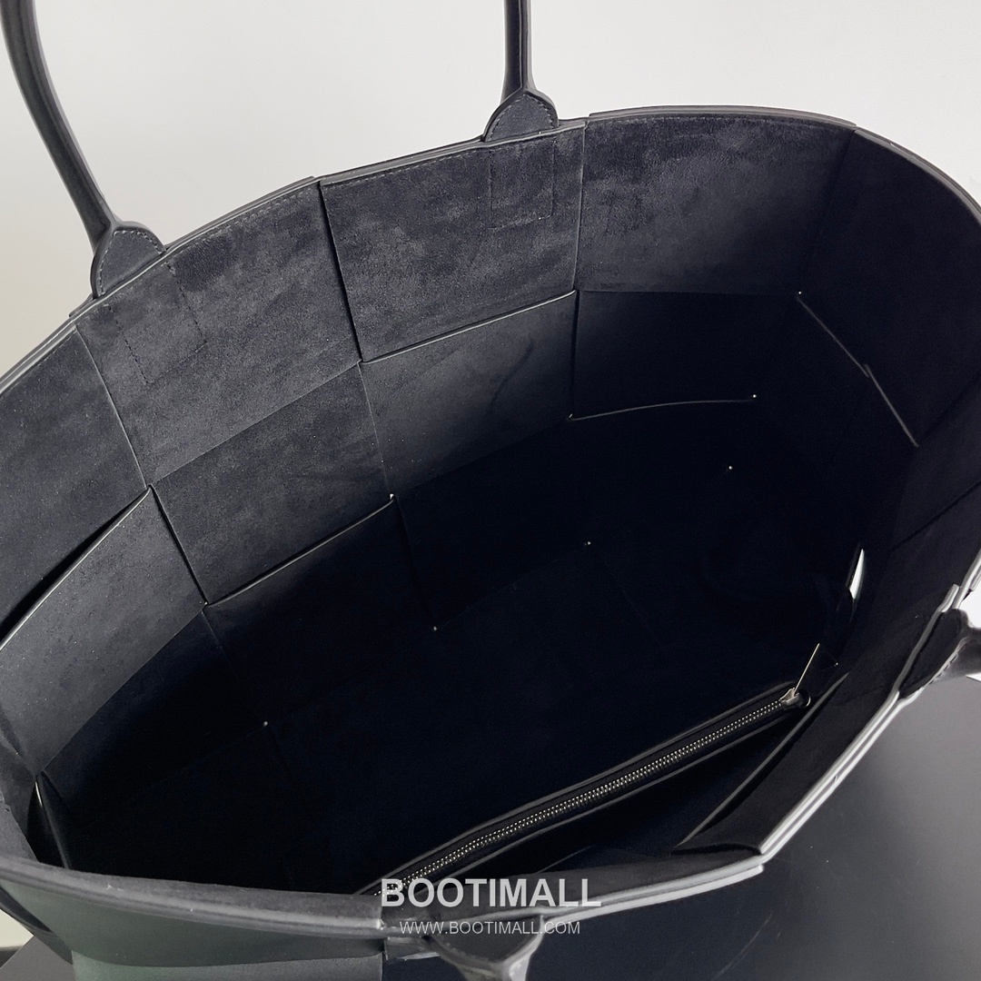 Bottega Veneta Arco Intrecciato Calfskin Leather Tote Bag 보테가베네타 아르코 인트레치아토 카프스킨 토트백 47cm 7