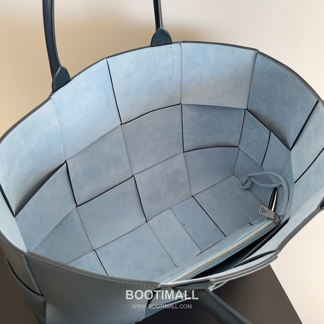 Bottega Veneta Arco Intrecciato Calfskin Leather Tote Bag 보테가베네타 아르코 인트레치아토 카프스킨 토트백 47cm 7