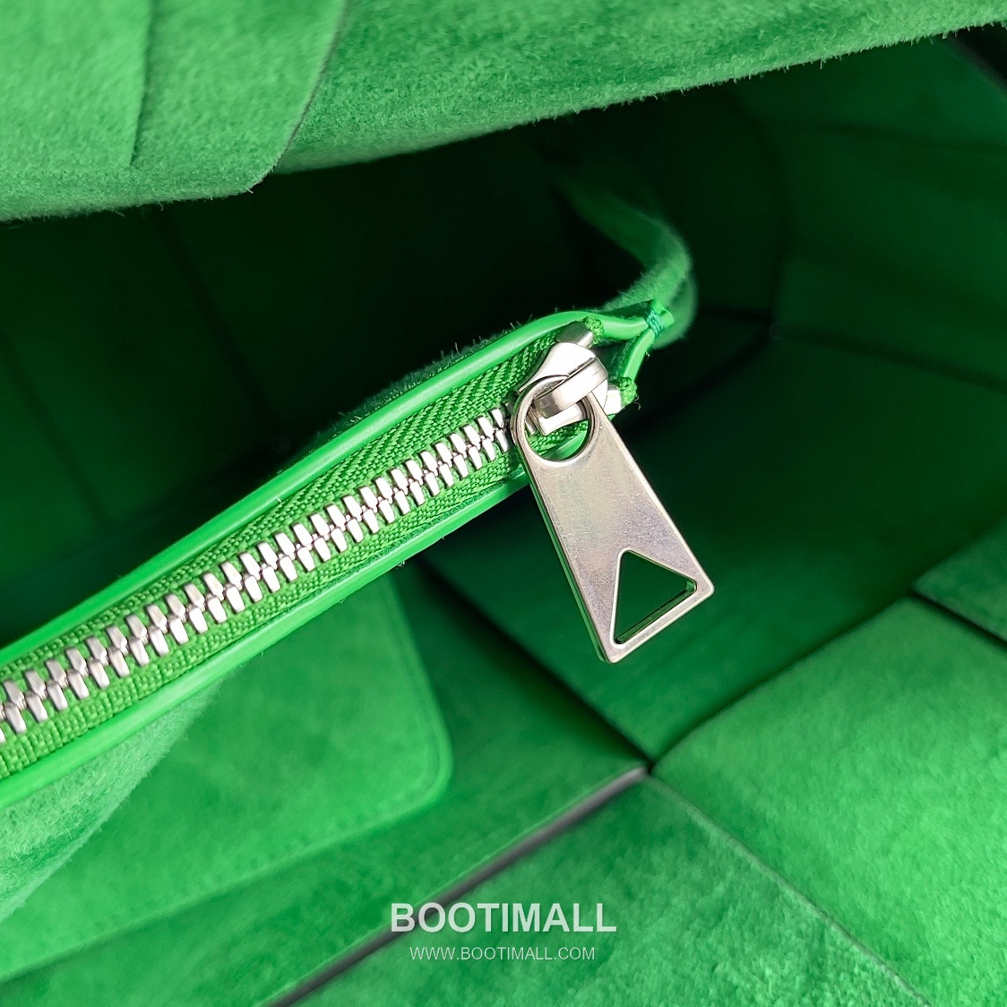 Bottega Veneta Arco Intrecciato Calfskin Leather Tote Bag 보테가베네타 아르코 인트레치아토 카프스킨 토트백 47cm 8