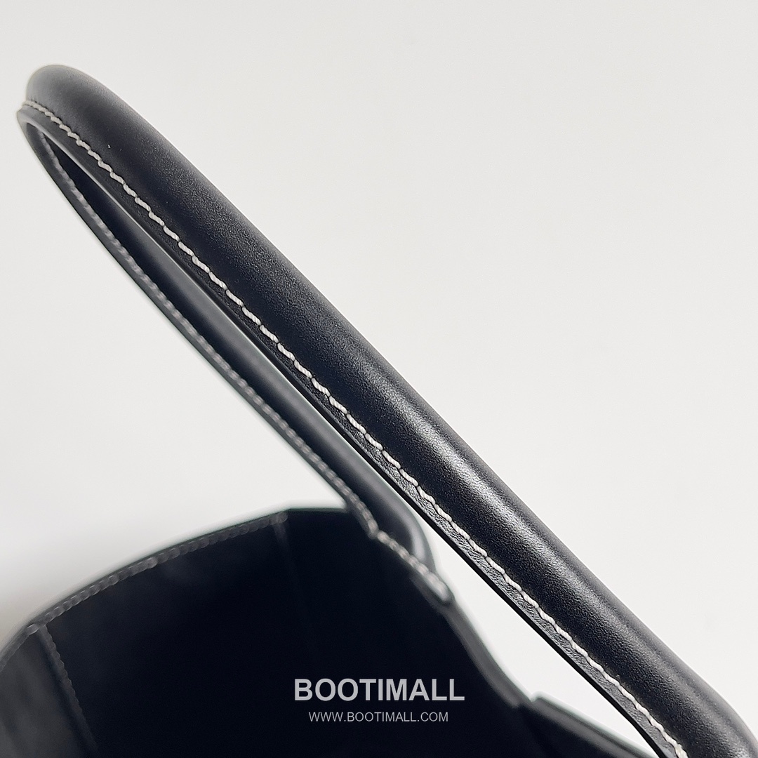 Bottega Veneta Arco Intrecciato Calfskin Leather Tote Bag 보테가베네타 아르코 인트레치아토 카프스킨 토트백 47cm 6