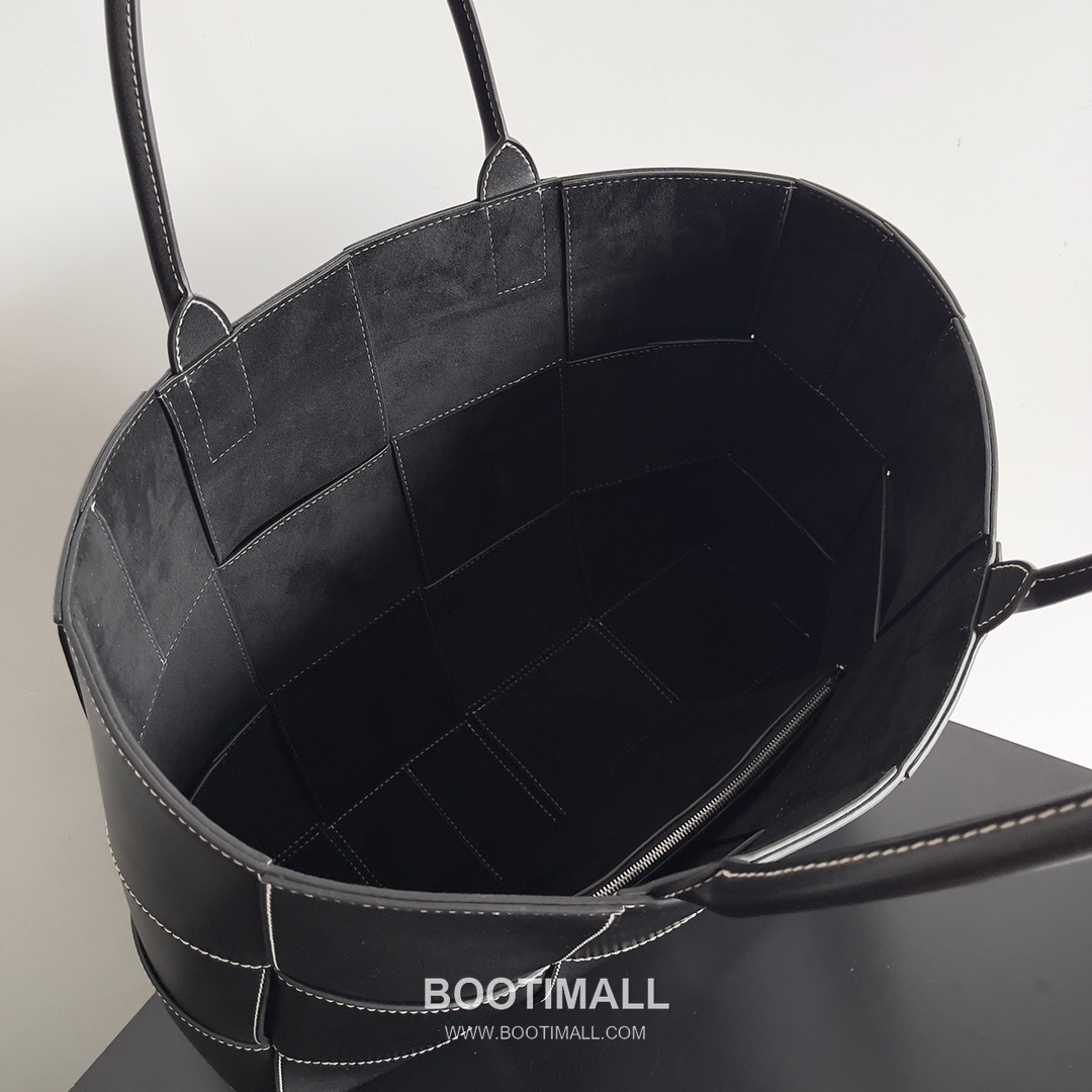 Bottega Veneta Arco Intrecciato Calfskin Leather Tote Bag 보테가베네타 아르코 인트레치아토 카프스킨 토트백 47cm 8