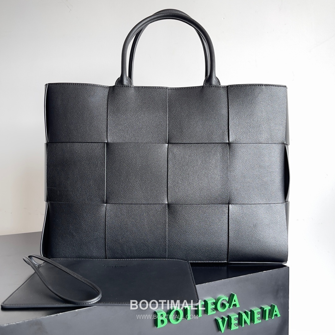 Bottega Veneta Arco Intrecciato Calfskin Leather Tote Bag 보테가베네타 아르코 인트레치아토 카프스킨 토트백 47cm 1