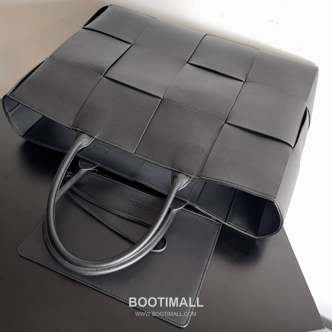 Bottega Veneta Arco Intrecciato Calfskin Leather Tote Bag 보테가베네타 아르코 인트레치아토 카프스킨 토트백 47cm 4