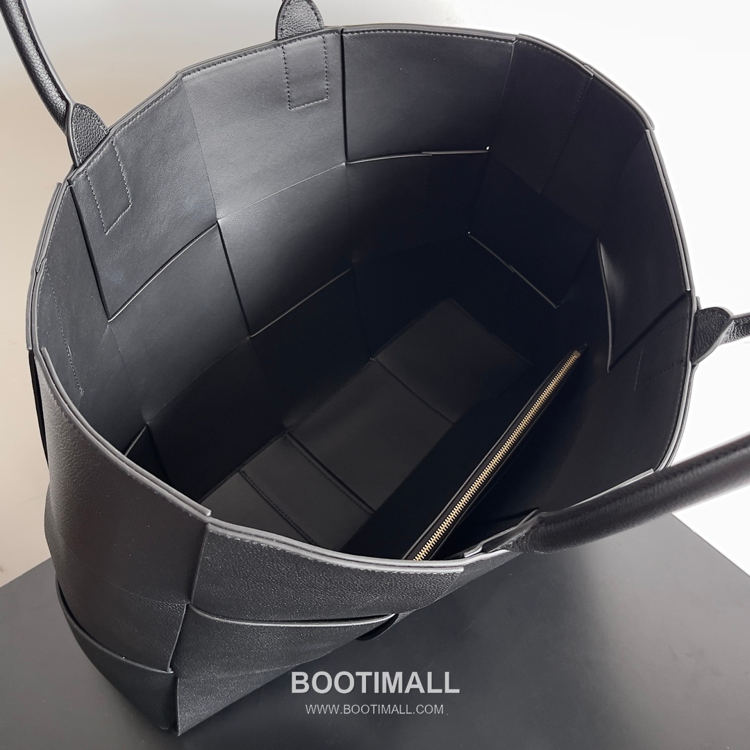 Bottega Veneta Arco Intrecciato Calfskin Leather Tote Bag 보테가베네타 아르코 인트레치아토 카프스킨 토트백 47cm 8