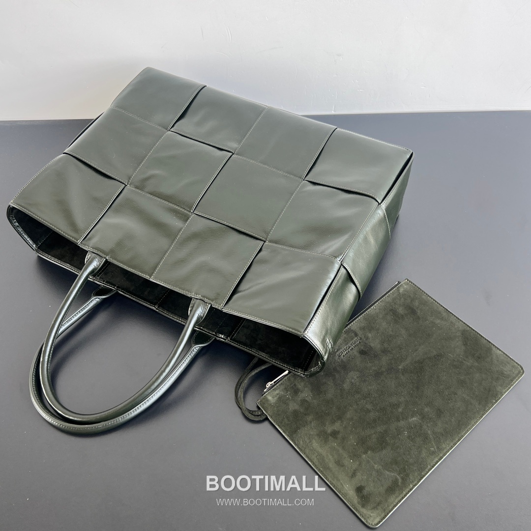 Bottega Veneta Arco Intrecciato Calfskin Leather Tote Bag 보테가베네타 아르코 인트레치아토 카프스킨 토트백 47cm 2