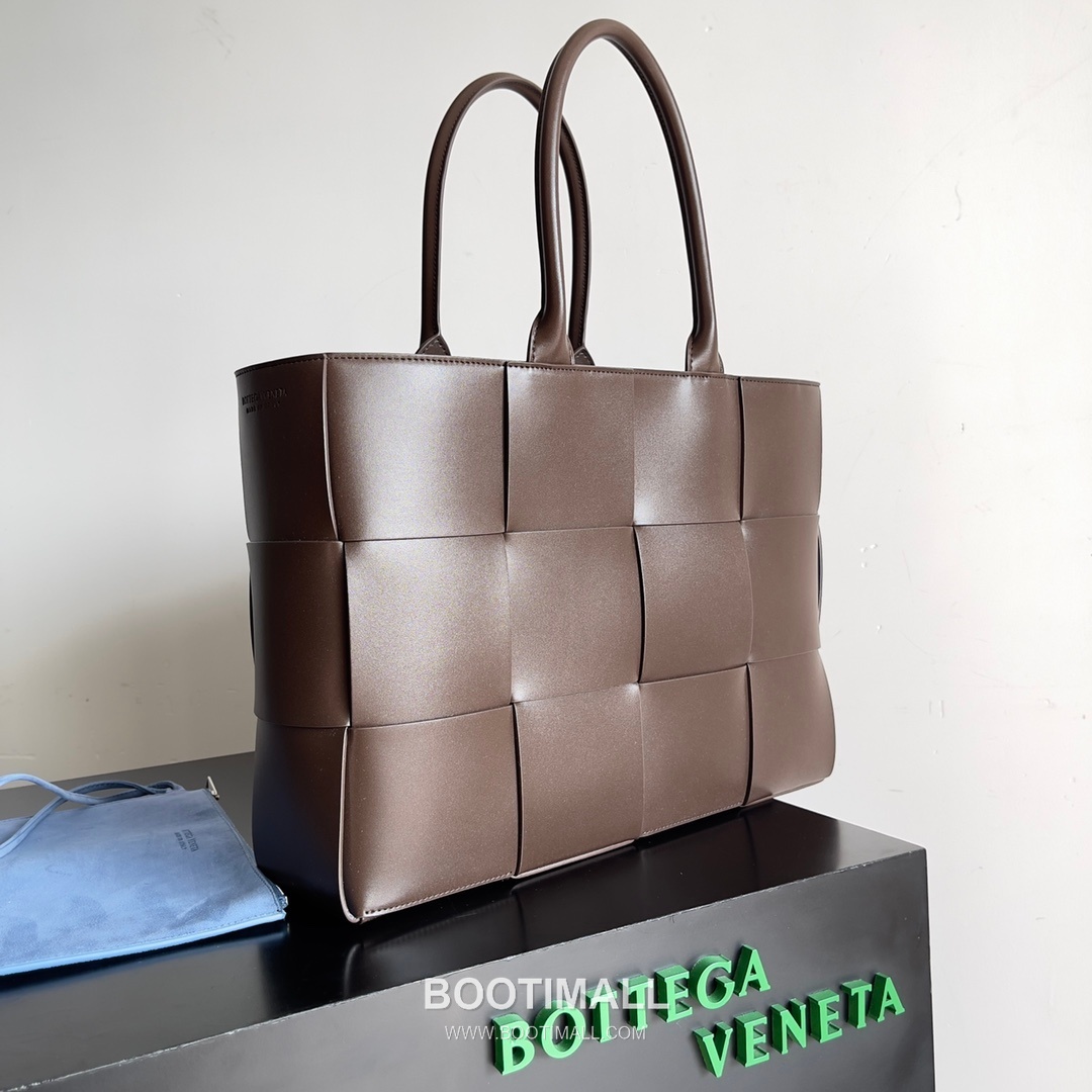 Bottega Veneta Arco Intrecciato Calfskin Leather Tote Bag 보테가베네타 아르코 인트레치아토 카프스킨 토트백 38cm 2