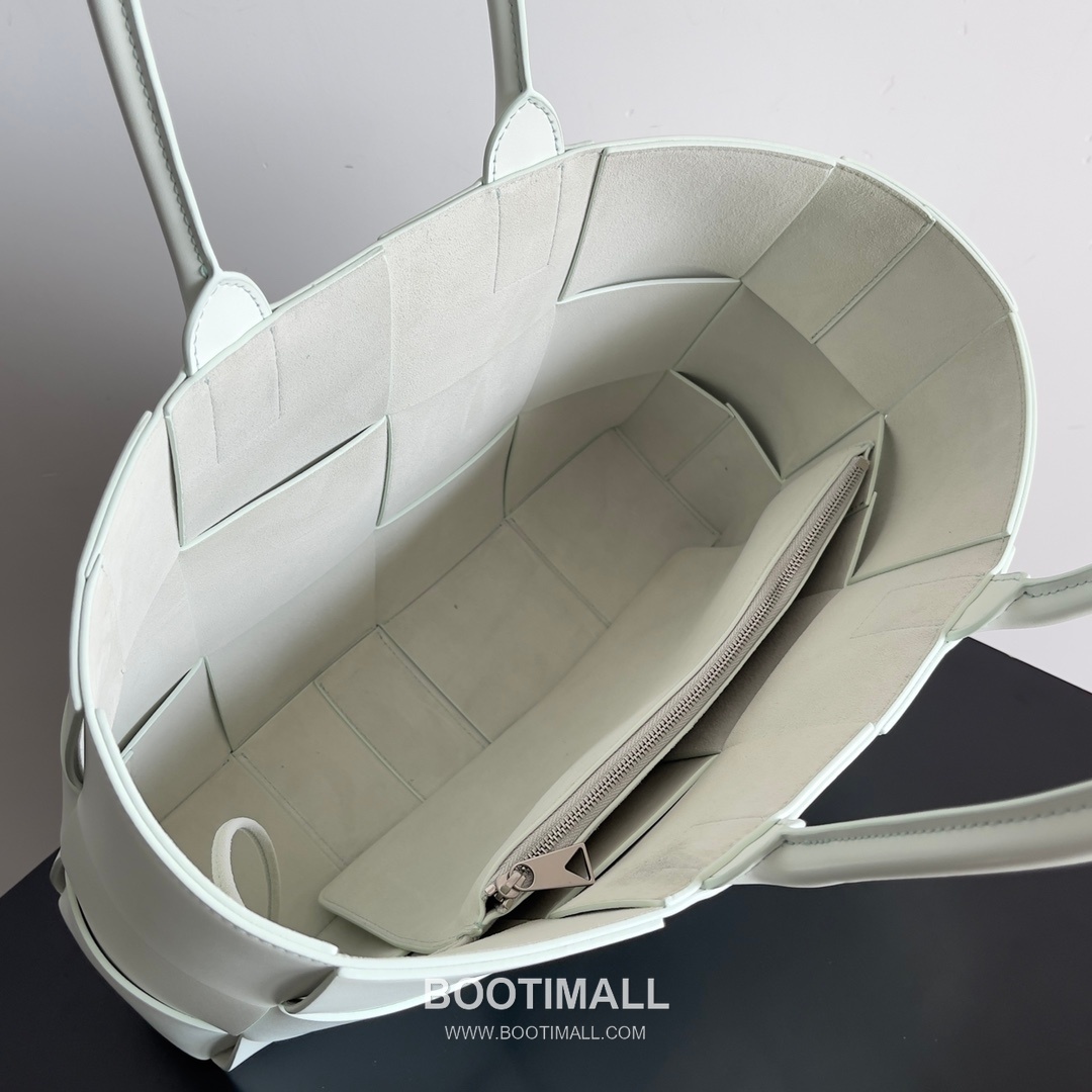 Bottega Veneta Arco Intrecciato Calfskin Leather Tote Bag 보테가베네타 아르코 인트레치아토 카프스킨 토트백 38cm 7