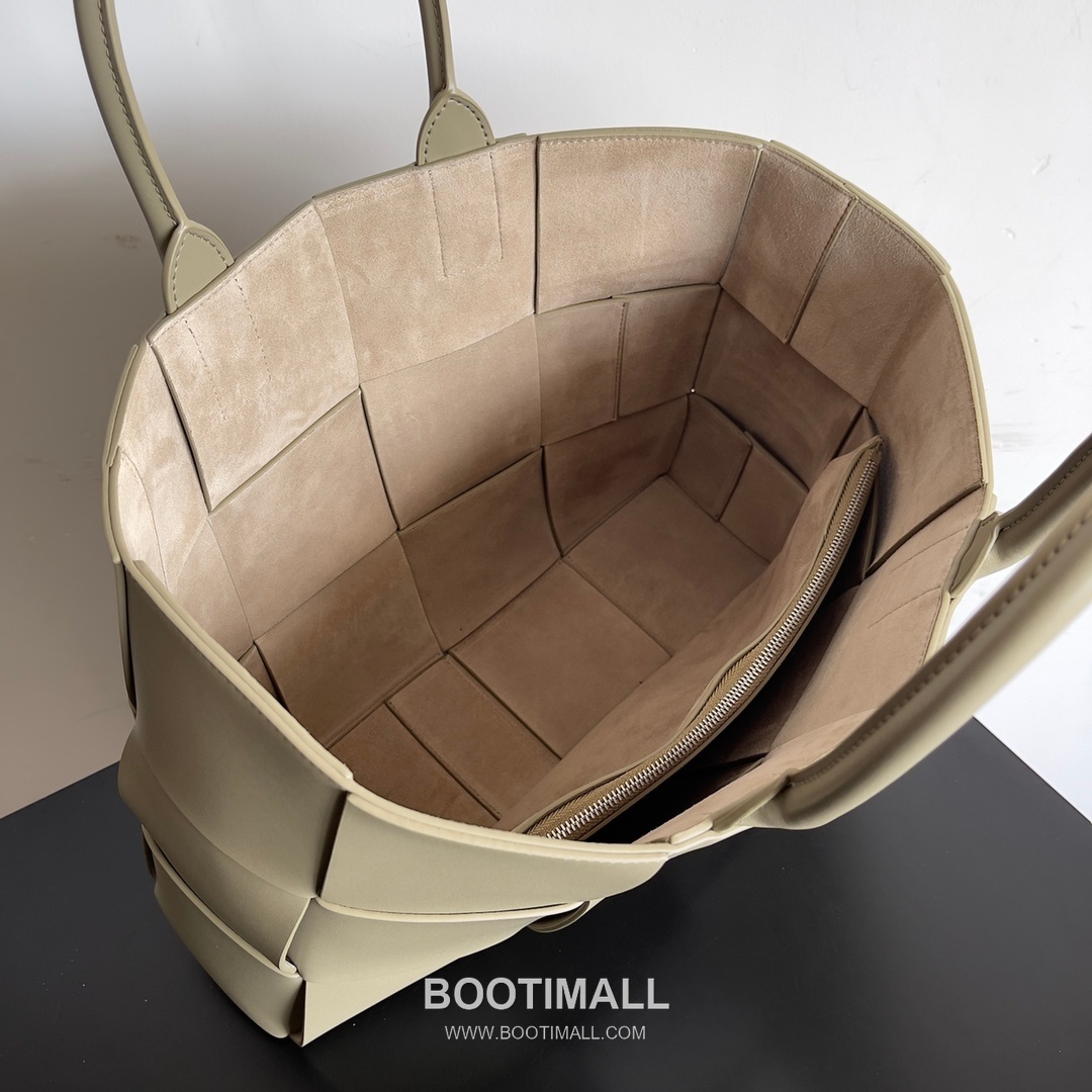 Bottega Veneta Arco Intrecciato Calfskin Leather Tote Bag 보테가베네타 아르코 인트레치아토 카프스킨 토트백 38cm 7