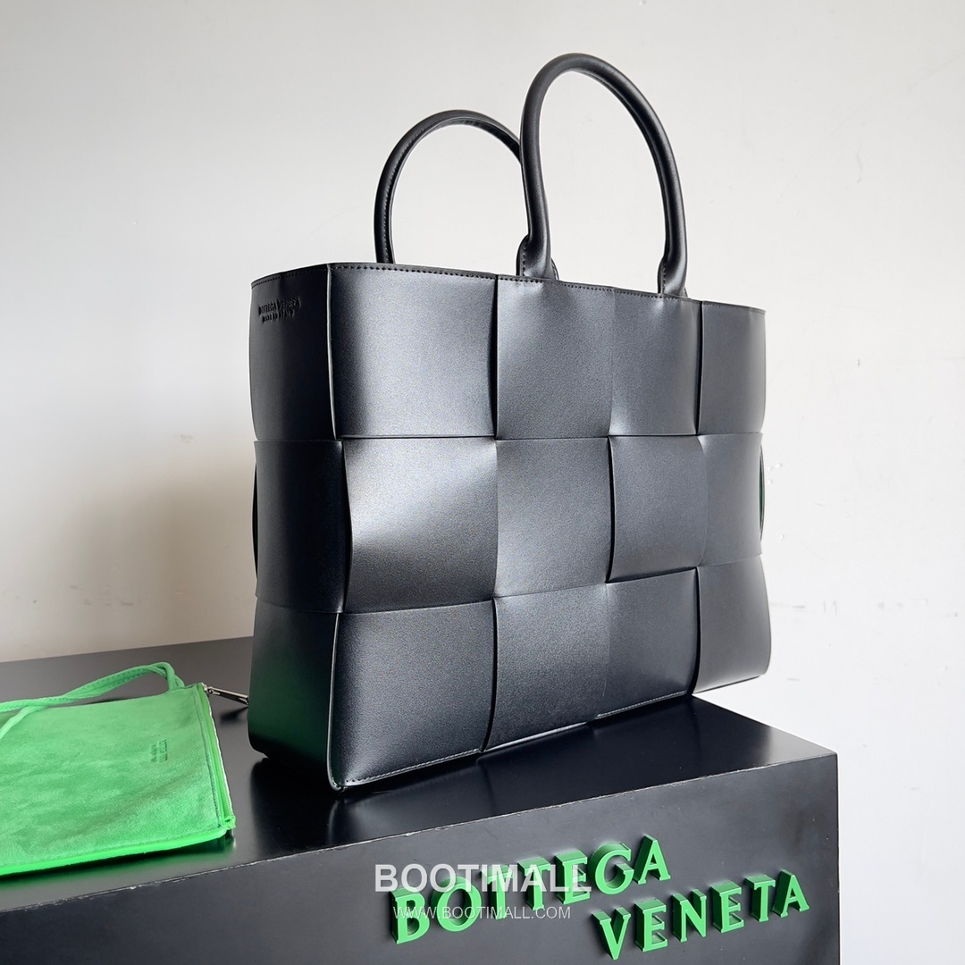 Bottega Veneta Arco Intrecciato Calfskin Leather Tote Bag 보테가베네타 아르코 인트레치아토 카프스킨 토트백 38cm 2