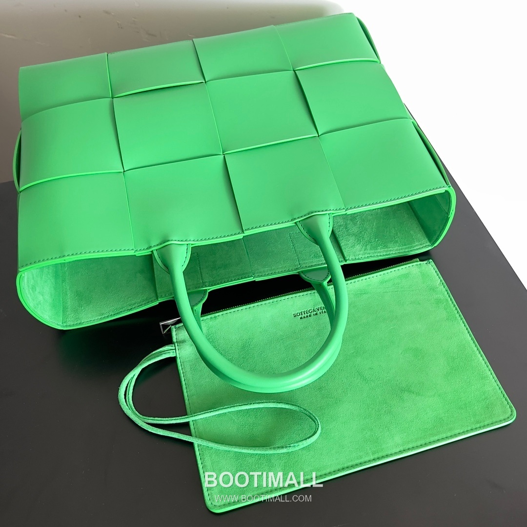 Bottega Veneta Arco Intrecciato Calfskin Leather Tote Bag 보테가베네타 아르코 인트레치아토 카프스킨 토트백 38cm 6