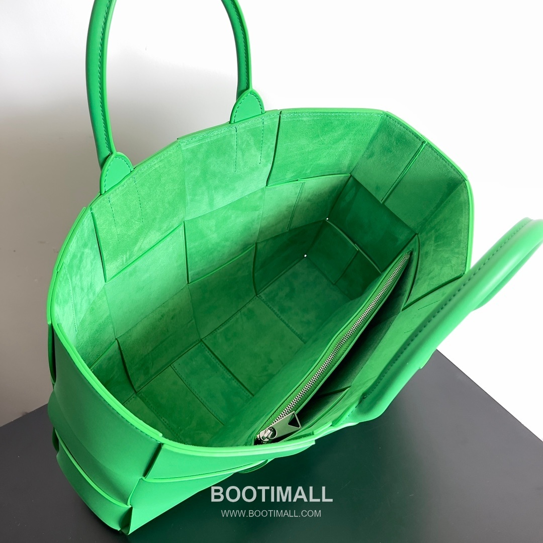 Bottega Veneta Arco Intrecciato Calfskin Leather Tote Bag 보테가베네타 아르코 인트레치아토 카프스킨 토트백 38cm 7