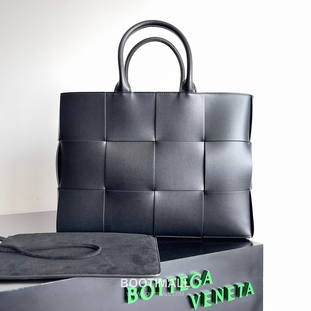 Bottega Veneta Arco Intrecciato Calfskin Leather Tote Bag 보테가베네타 아르코 인트레치아토 카프스킨 토트백 38cm 1