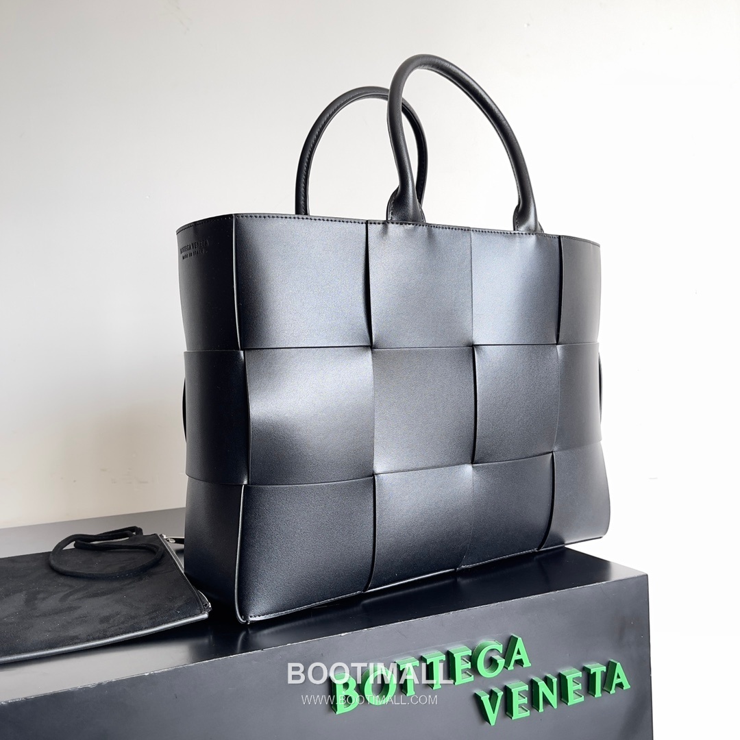 Bottega Veneta Arco Intrecciato Calfskin Leather Tote Bag 보테가베네타 아르코 인트레치아토 카프스킨 토트백 38cm 2