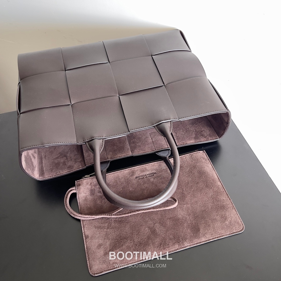 Bottega Veneta Arco Intrecciato Calfskin Leather Tote Bag 보테가베네타 아르코 인트레치아토 카프스킨 토트백 38cm 6