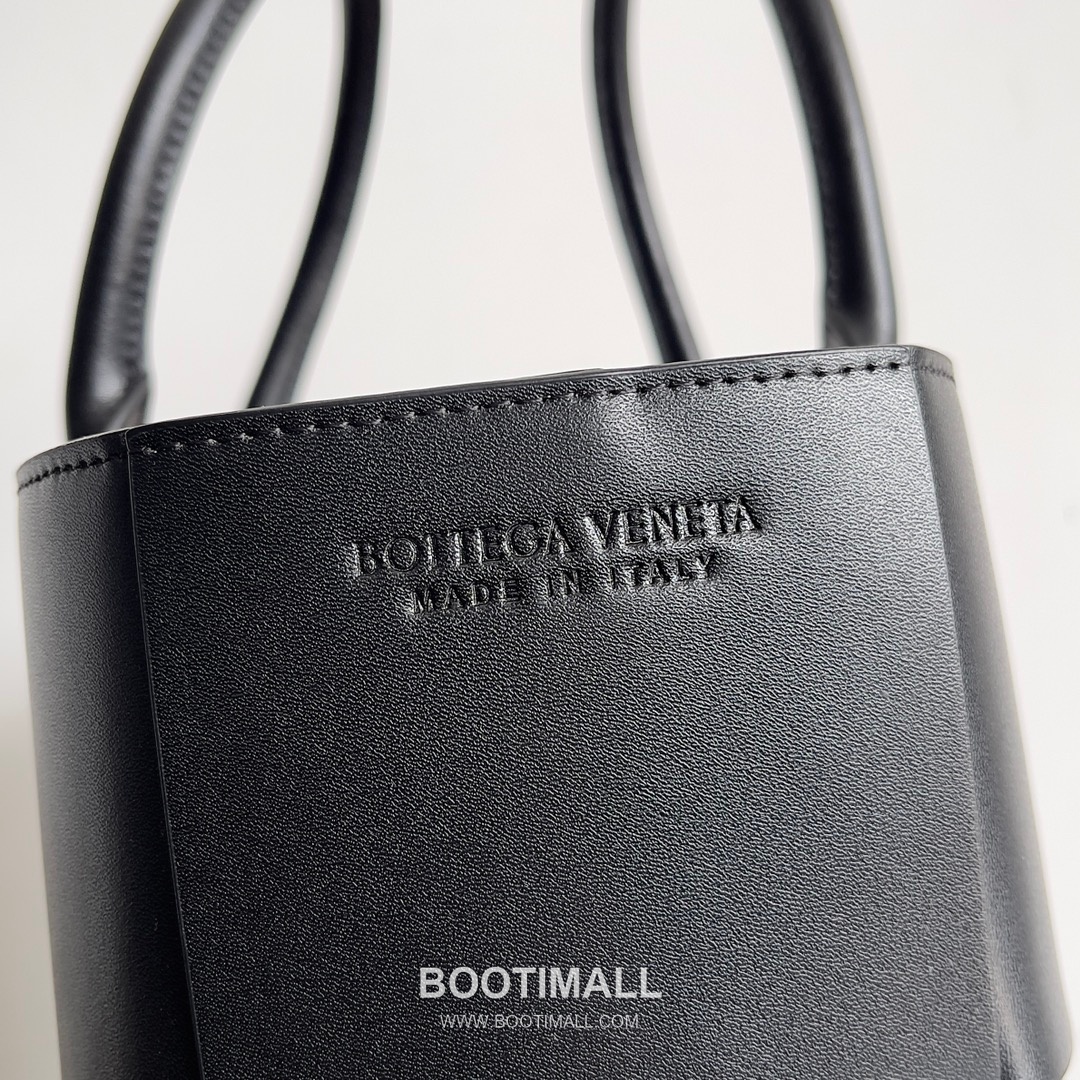 Bottega Veneta Arco Intrecciato Calfskin Leather Tote Bag 보테가베네타 아르코 인트레치아토 카프스킨 토트백 38cm 5