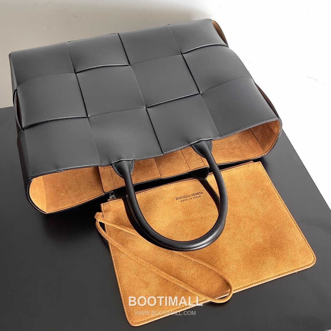 Bottega Veneta Arco Intrecciato Calfskin Leather Tote Bag 보테가베네타 아르코 인트레치아토 카프스킨 토트백 38cm 6