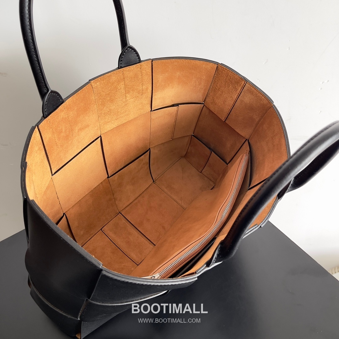 Bottega Veneta Arco Intrecciato Calfskin Leather Tote Bag 보테가베네타 아르코 인트레치아토 카프스킨 토트백 38cm 7