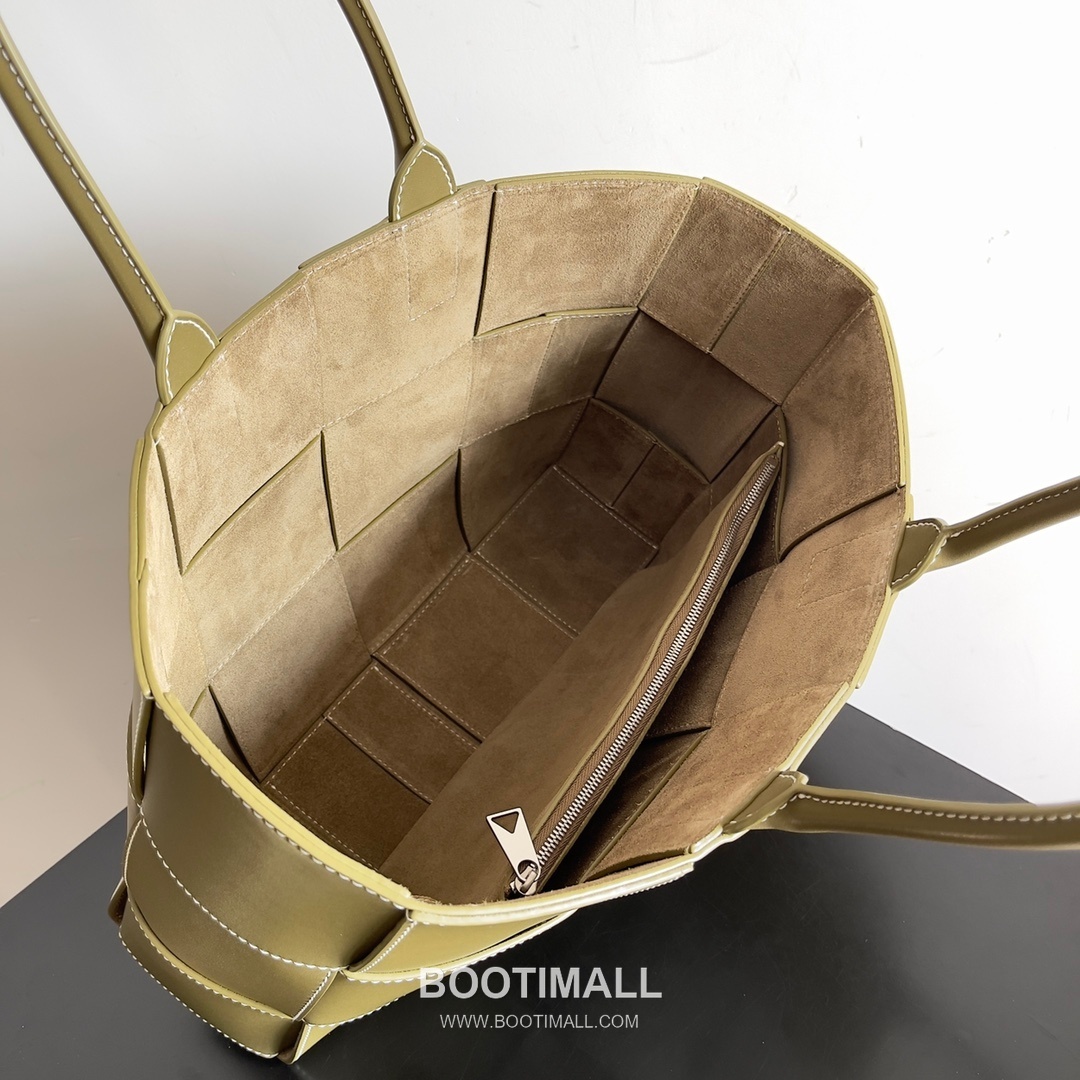 Bottega Veneta Arco Intrecciato Calfskin Leather Tote Bag 보테가베네타 아르코 인트레치아토 카프스킨 토트백 38cm 7