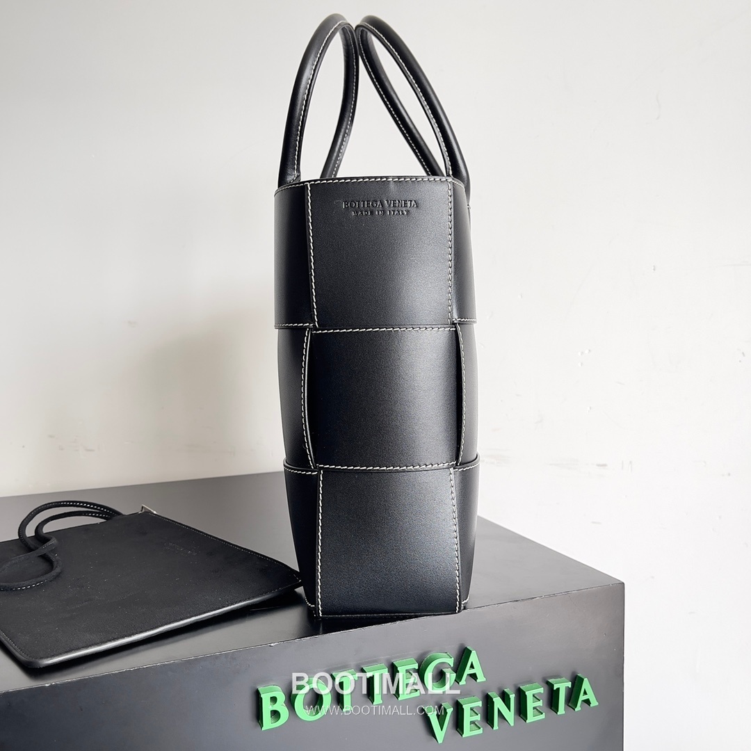 Bottega Veneta Arco Intrecciato Calfskin Leather Tote Bag 보테가베네타 아르코 인트레치아토 카프스킨 토트백 38cm 3