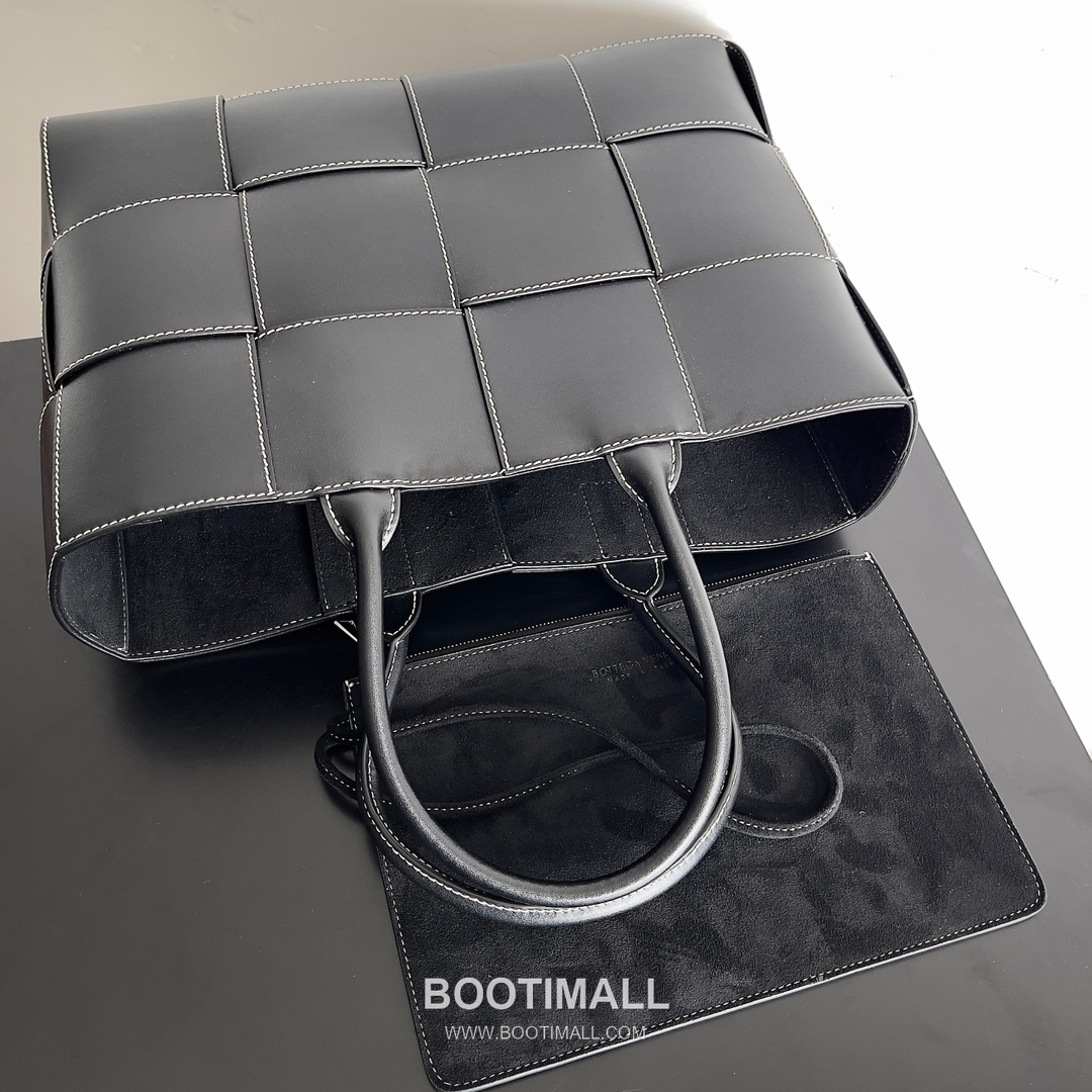 Bottega Veneta Arco Intrecciato Calfskin Leather Tote Bag 보테가베네타 아르코 인트레치아토 카프스킨 토트백 38cm 6