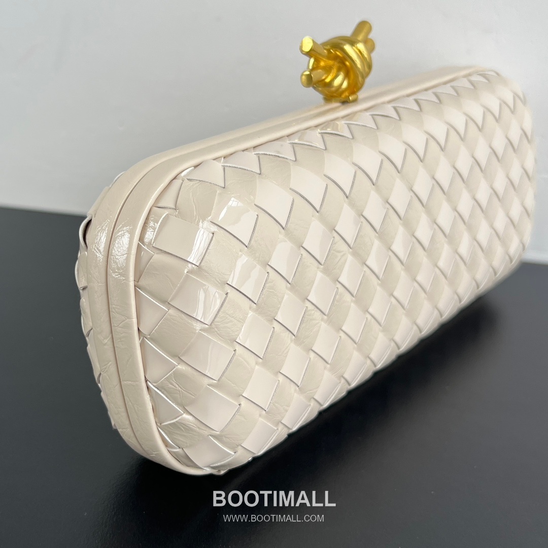 Bottega Veneta Knot Intrecciato Calfskin Evening Clutch Bag 보테가베네타 노트 인트레치아토 카프스킨 이브닝 클러치백 25cm 2