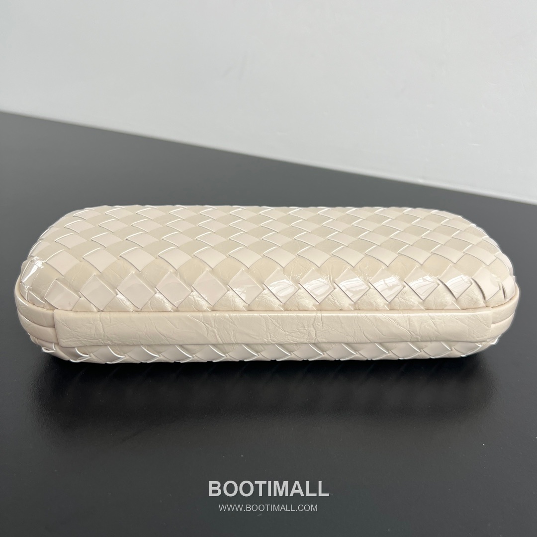 Bottega Veneta Knot Intrecciato Calfskin Evening Clutch Bag 보테가베네타 노트 인트레치아토 카프스킨 이브닝 클러치백 25cm 3