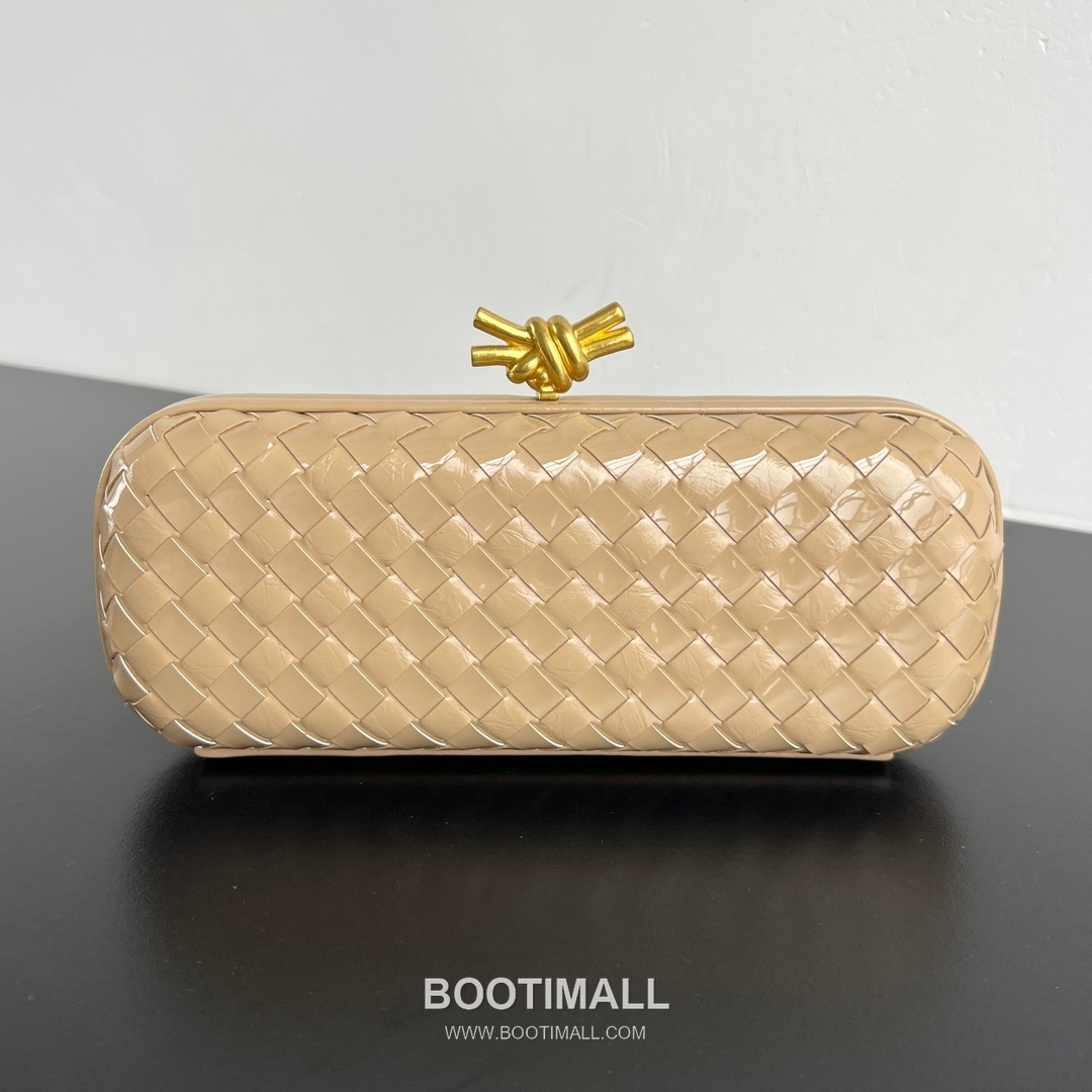 Bottega Veneta Knot Intrecciato Calfskin Evening Clutch Bag 보테가베네타 노트 인트레치아토 카프스킨 이브닝 클러치백 25cm 1