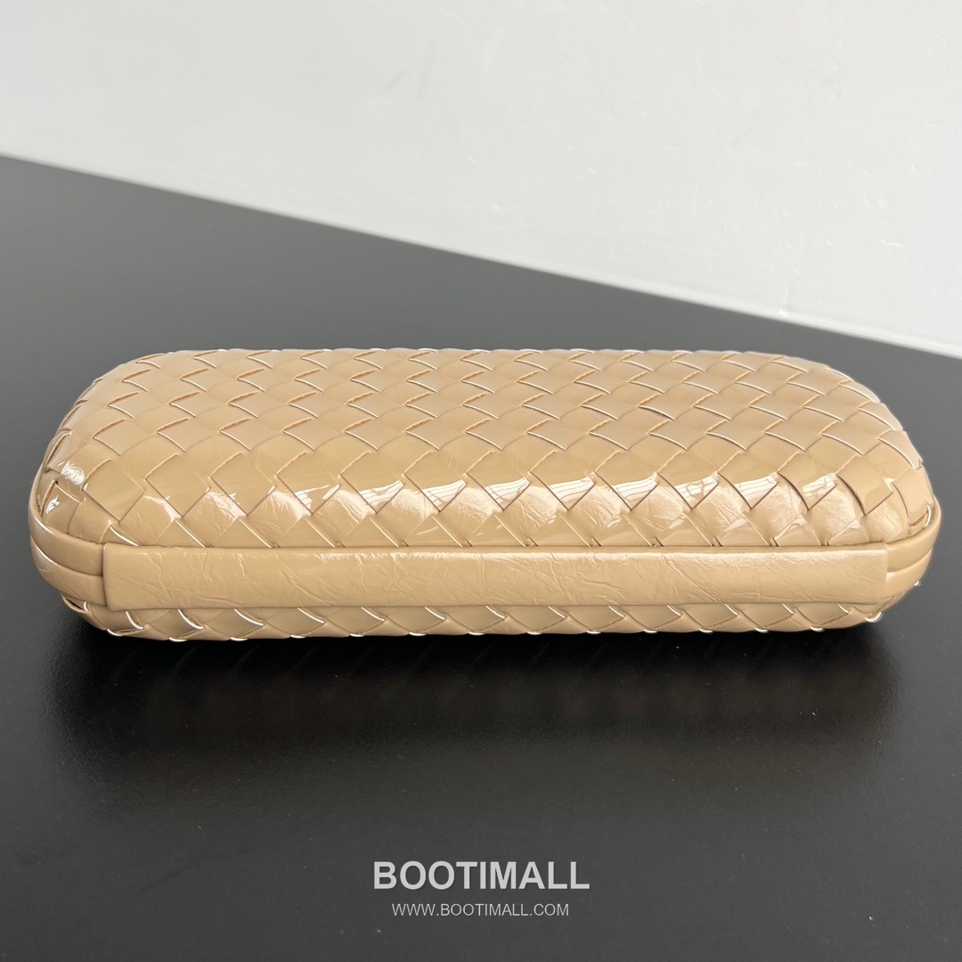 Bottega Veneta Knot Intrecciato Calfskin Evening Clutch Bag 보테가베네타 노트 인트레치아토 카프스킨 이브닝 클러치백 25cm 3