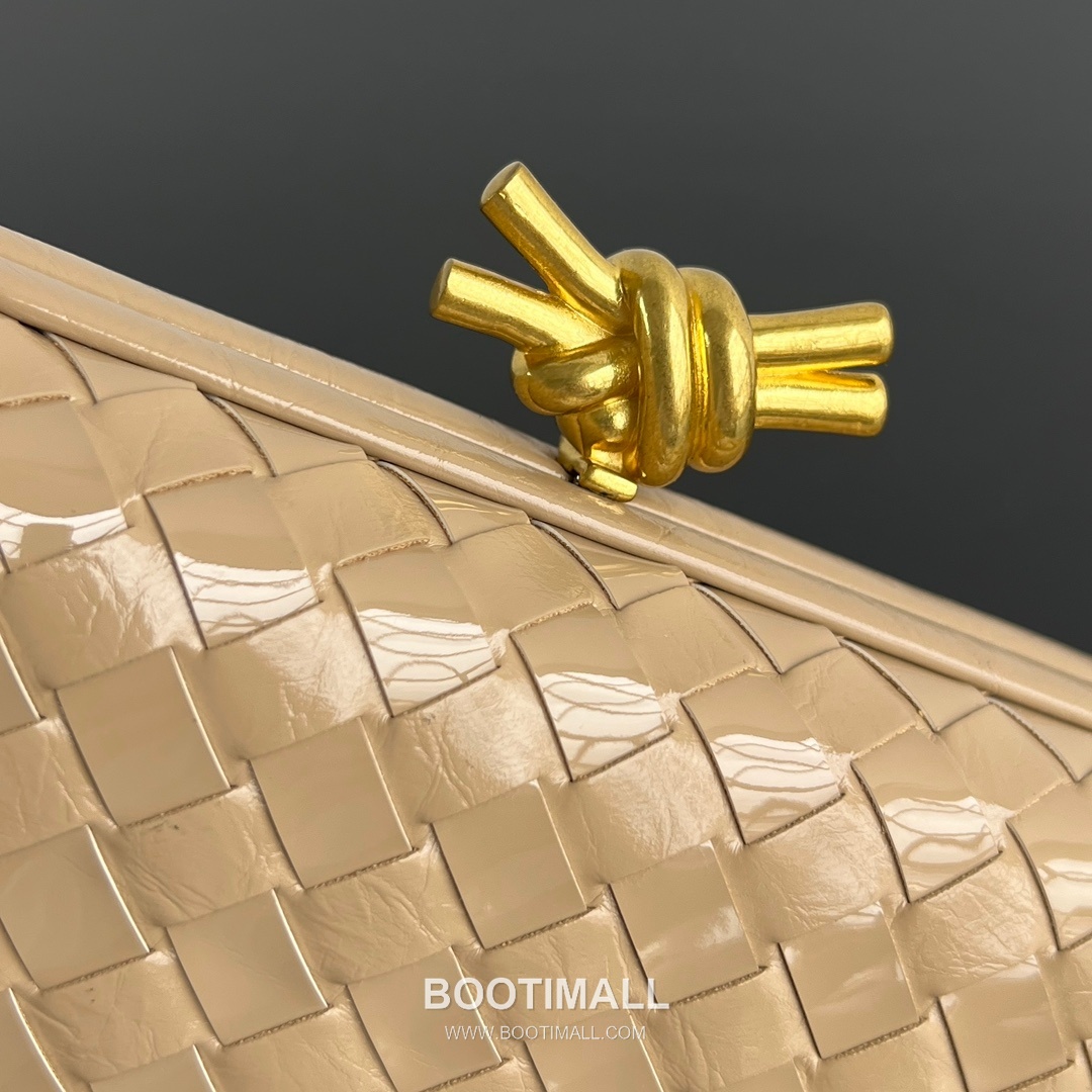 Bottega Veneta Knot Intrecciato Calfskin Evening Clutch Bag 보테가베네타 노트 인트레치아토 카프스킨 이브닝 클러치백 25cm 5
