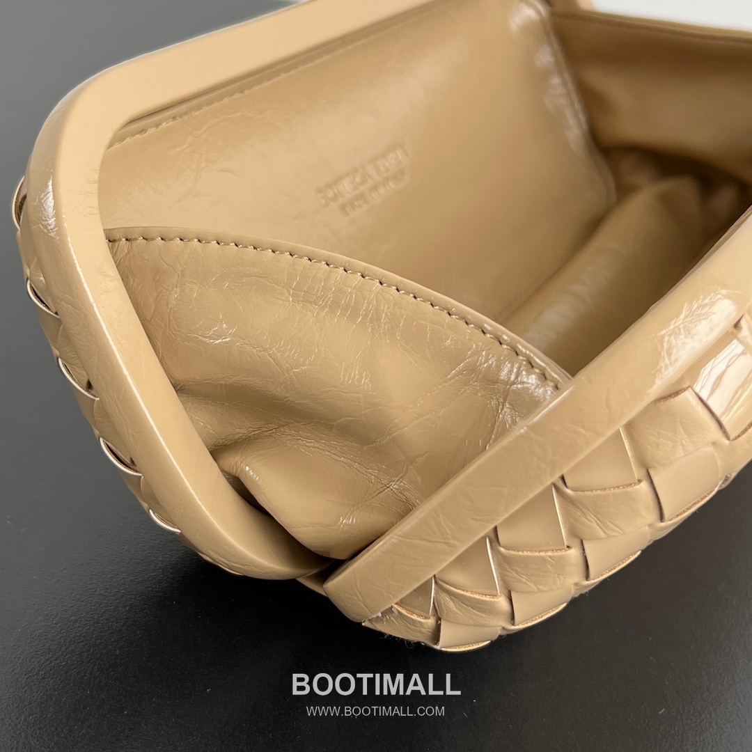 Bottega Veneta Knot Intrecciato Calfskin Evening Clutch Bag 보테가베네타 노트 인트레치아토 카프스킨 이브닝 클러치백 25cm 7