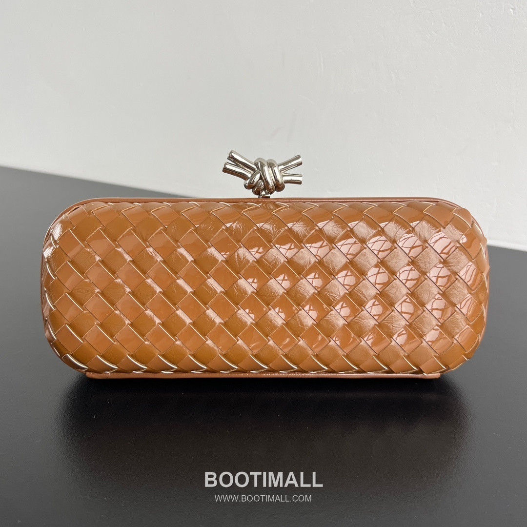 Bottega Veneta Knot Intrecciato Calfskin Evening Clutch Bag 보테가베네타 노트 인트레치아토 카프스킨 이브닝 클러치백 25cm 1