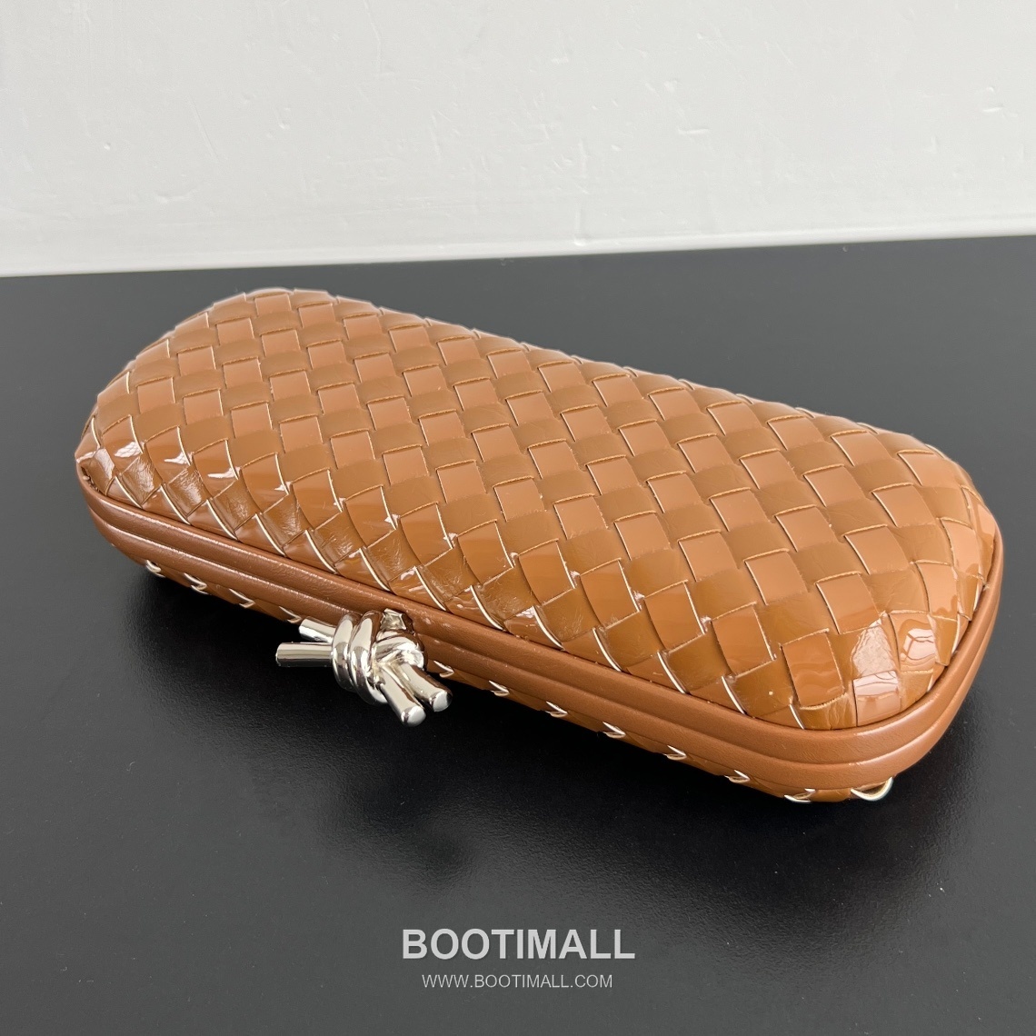 Bottega Veneta Knot Intrecciato Calfskin Evening Clutch Bag 보테가베네타 노트 인트레치아토 카프스킨 이브닝 클러치백 25cm 4