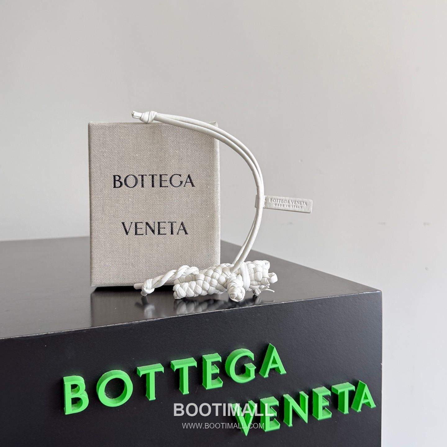 Bottega Veneta Intrecciato Leather Cat Charm 보테가 베네타 인트레치아토 레더 캣 참 1