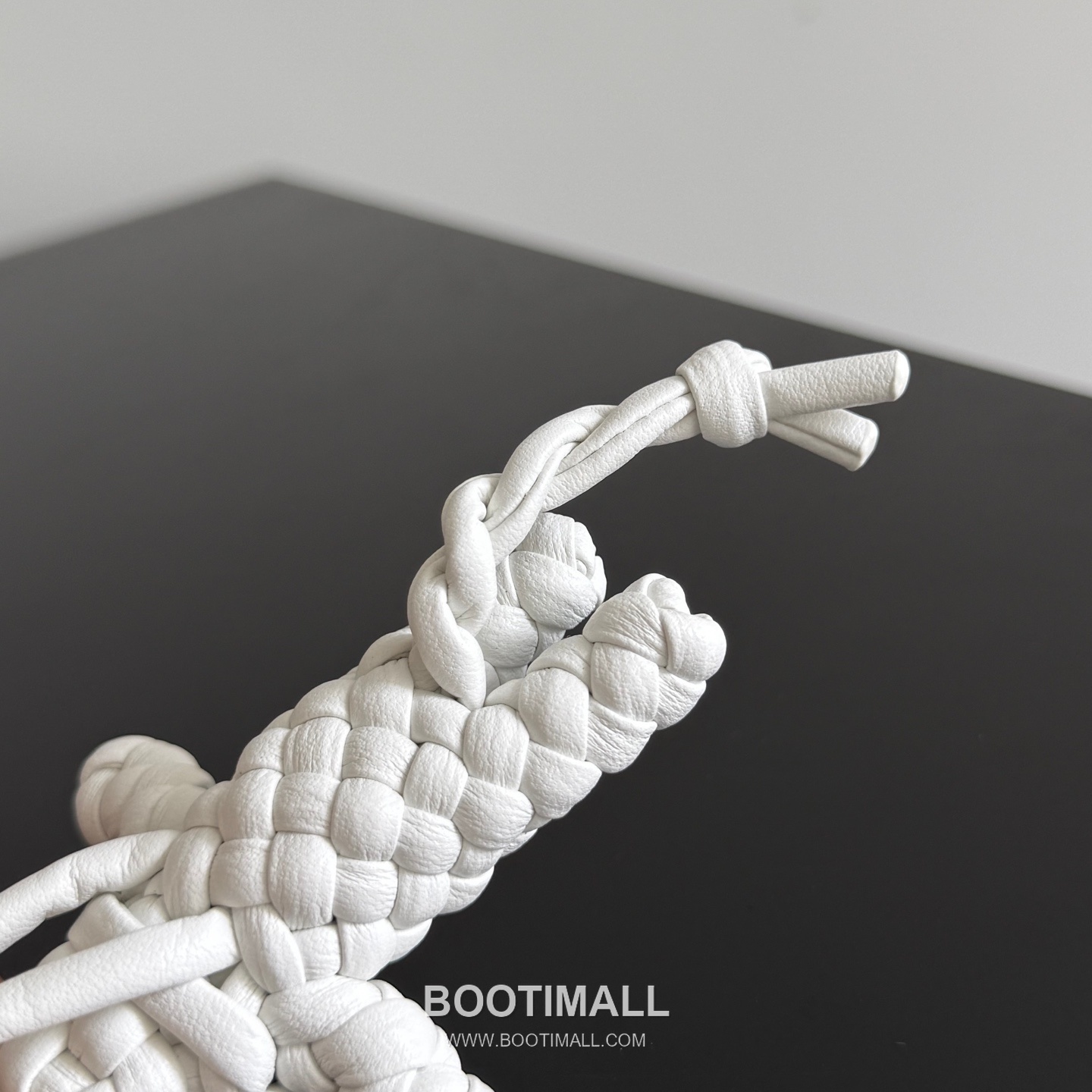 Bottega Veneta Intrecciato Leather Cat Charm 보테가 베네타 인트레치아토 레더 캣 참 3