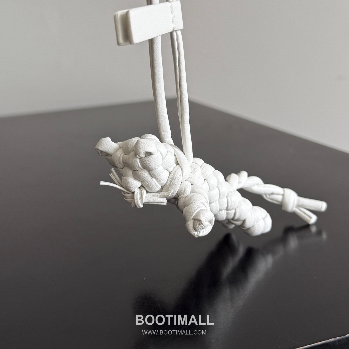 Bottega Veneta Intrecciato Leather Cat Charm 보테가 베네타 인트레치아토 레더 캣 참 4