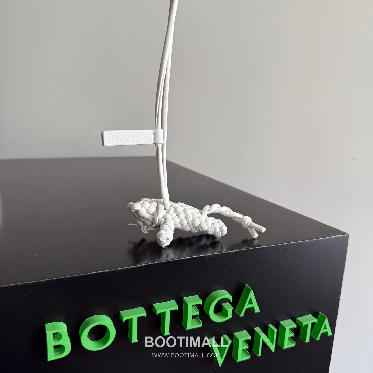 Bottega Veneta Intrecciato Leather Cat Charm 보테가 베네타 인트레치아토 레더 캣 참 5