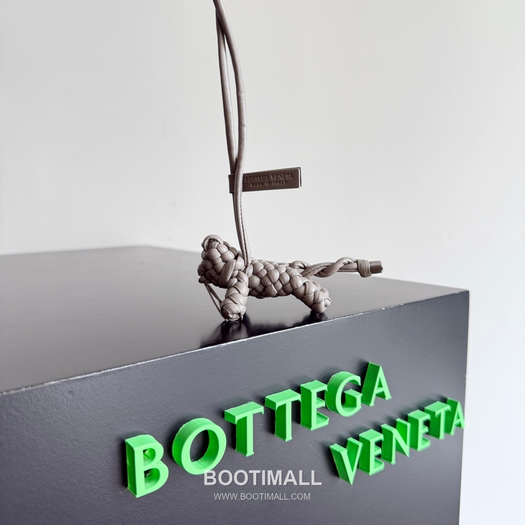 Bottega Veneta Intrecciato Leather Cat Charm 보테가 베네타 인트레치아토 레더 캣 참 3