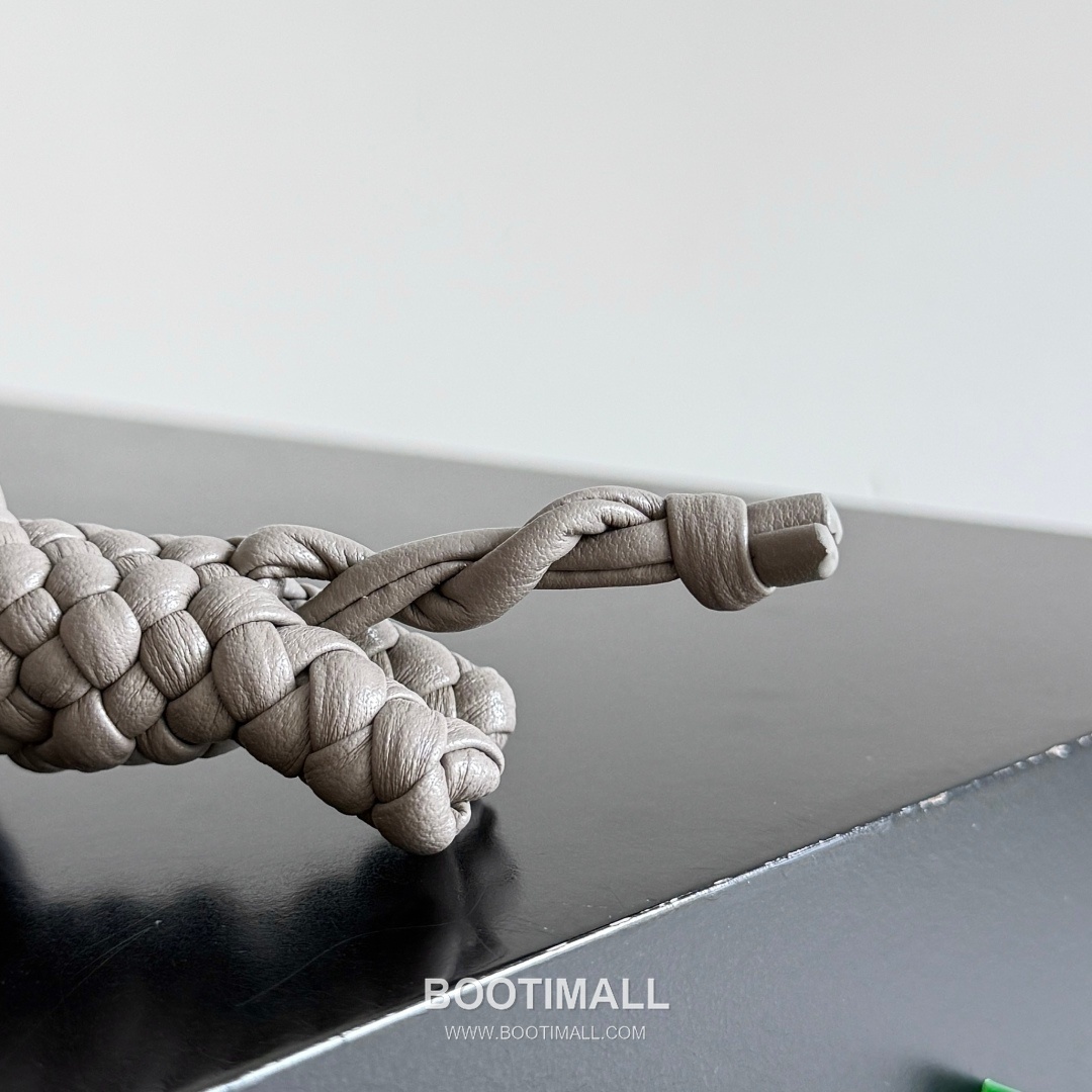 Bottega Veneta Intrecciato Leather Cat Charm 보테가 베네타 인트레치아토 레더 캣 참 4