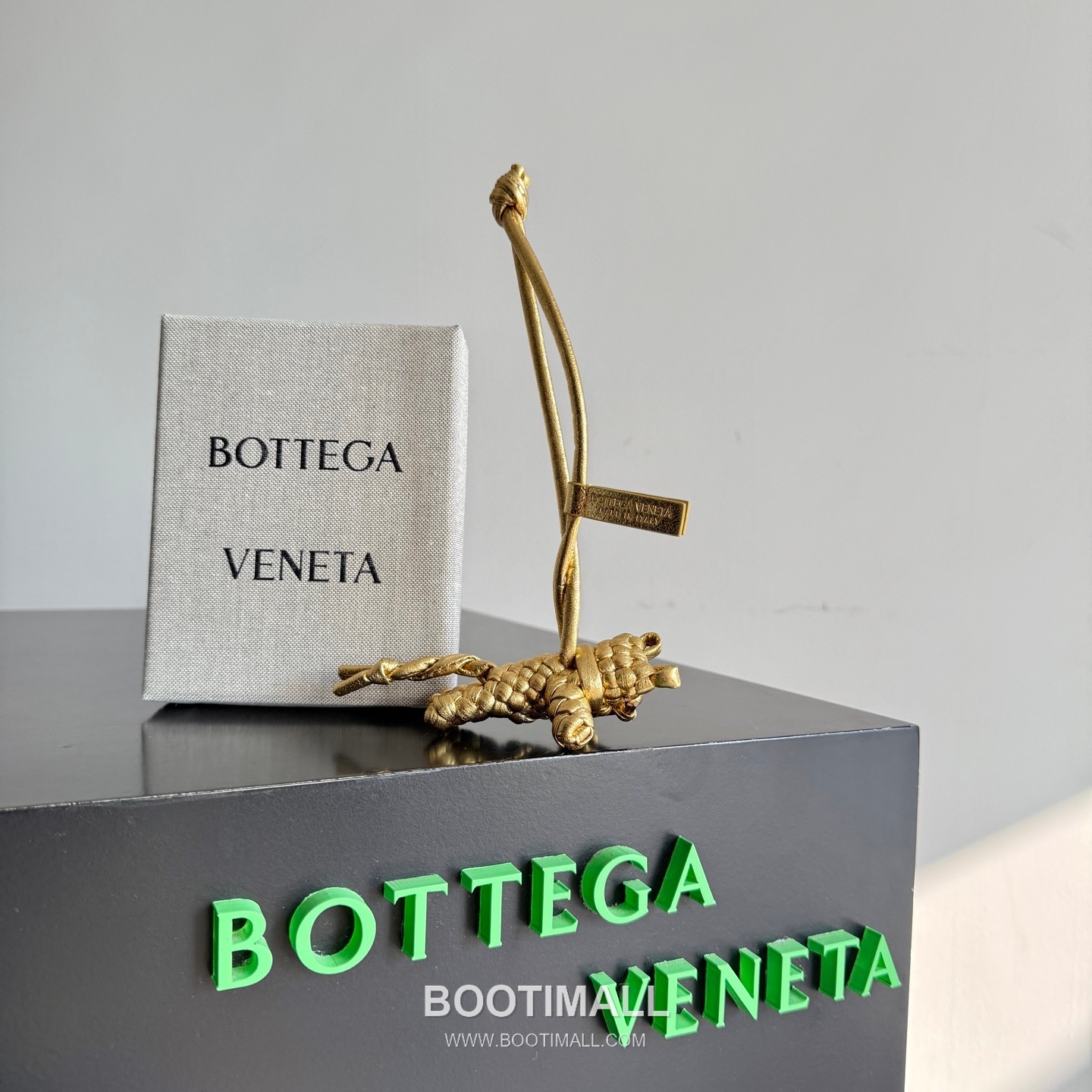 Bottega Veneta Intrecciato Leather Cat Charm 보테가 베네타 인트레치아토 레더 캣 참 1