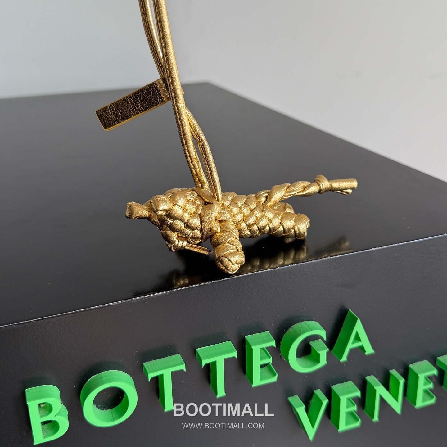 Bottega Veneta Intrecciato Leather Cat Charm 보테가 베네타 인트레치아토 레더 캣 참 3