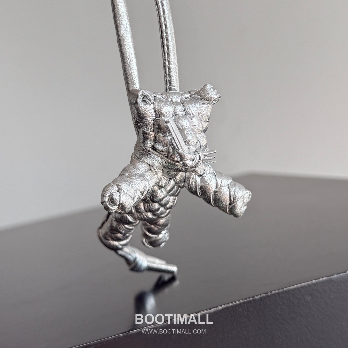 Bottega Veneta Intrecciato Leather Cat Charm 보테가 베네타 인트레치아토 레더 캣 참 2