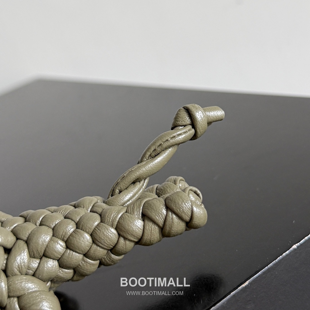 Bottega Veneta Intrecciato Leather Cat Charm 보테가 베네타 인트레치아토 레더 캣 참 4