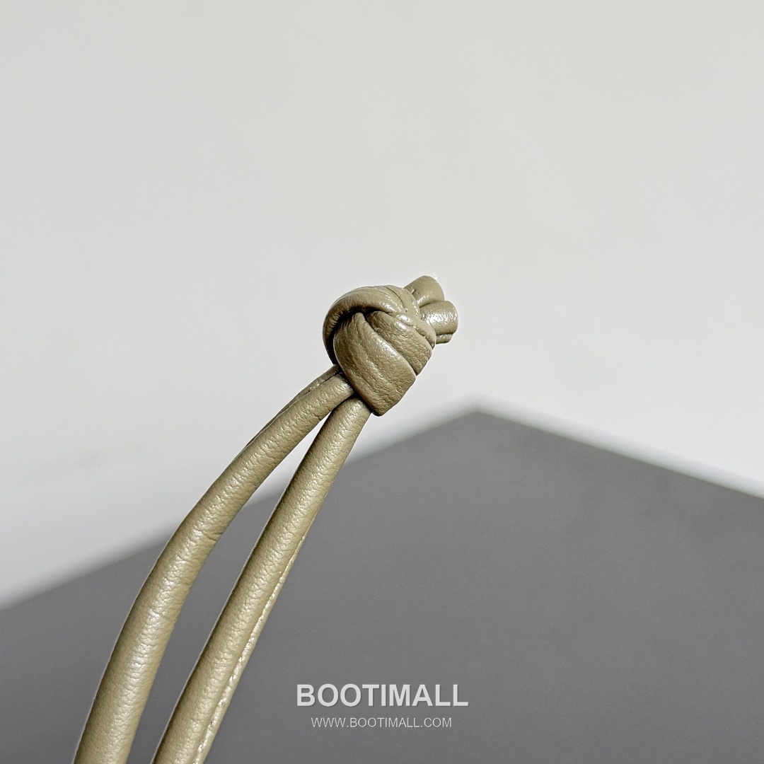 Bottega Veneta Intrecciato Leather Cat Charm 보테가 베네타 인트레치아토 레더 캣 참 6